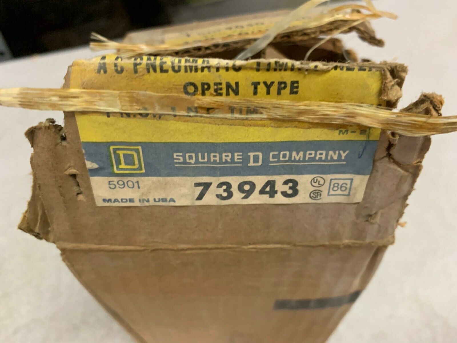 NEW SQUARE D 9050 A0-1E PNEUMATIC TIMING RELAY 9050 AO-1E