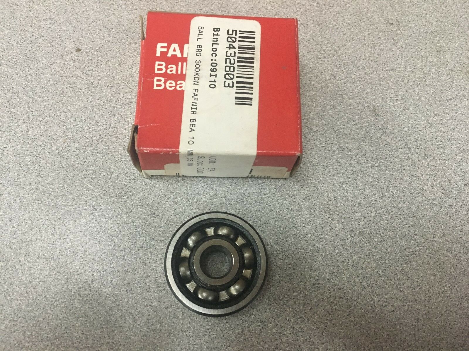 NEW IN BOX FAFNIR BEARING 300KDN