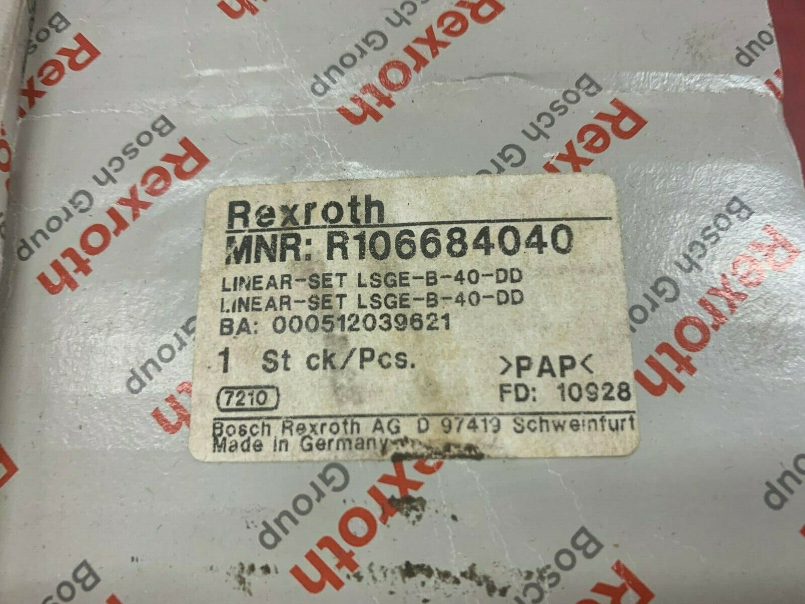 NEW IN BOX REXROTH LINEAR BEARING R106684040