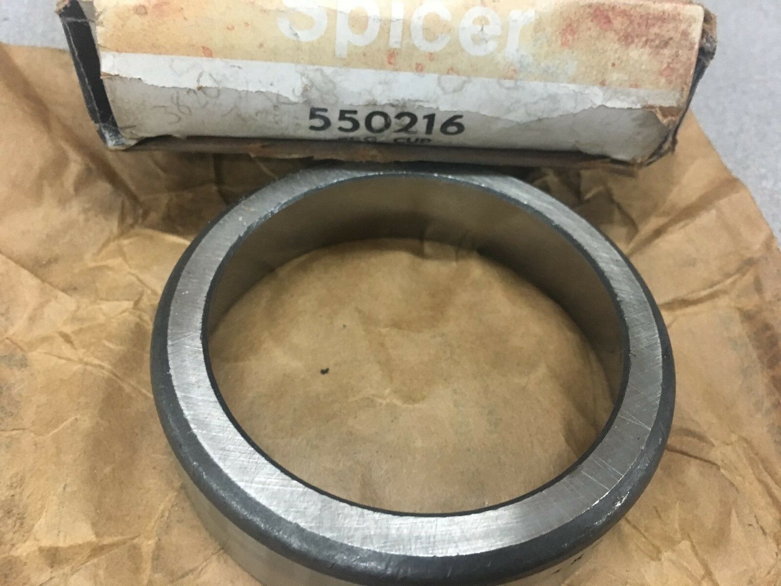 NEW IN BOX SPICER BEARING CUP 550216 RACE