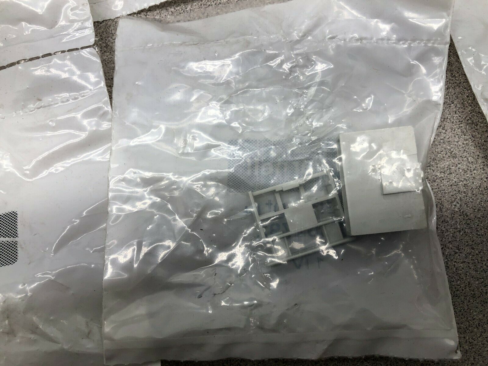 NEW IN ORIGINAL PACK (LOT OF 53) FARNELL 450 V 20 AMP FUSED TERMINAL BLOCK 388