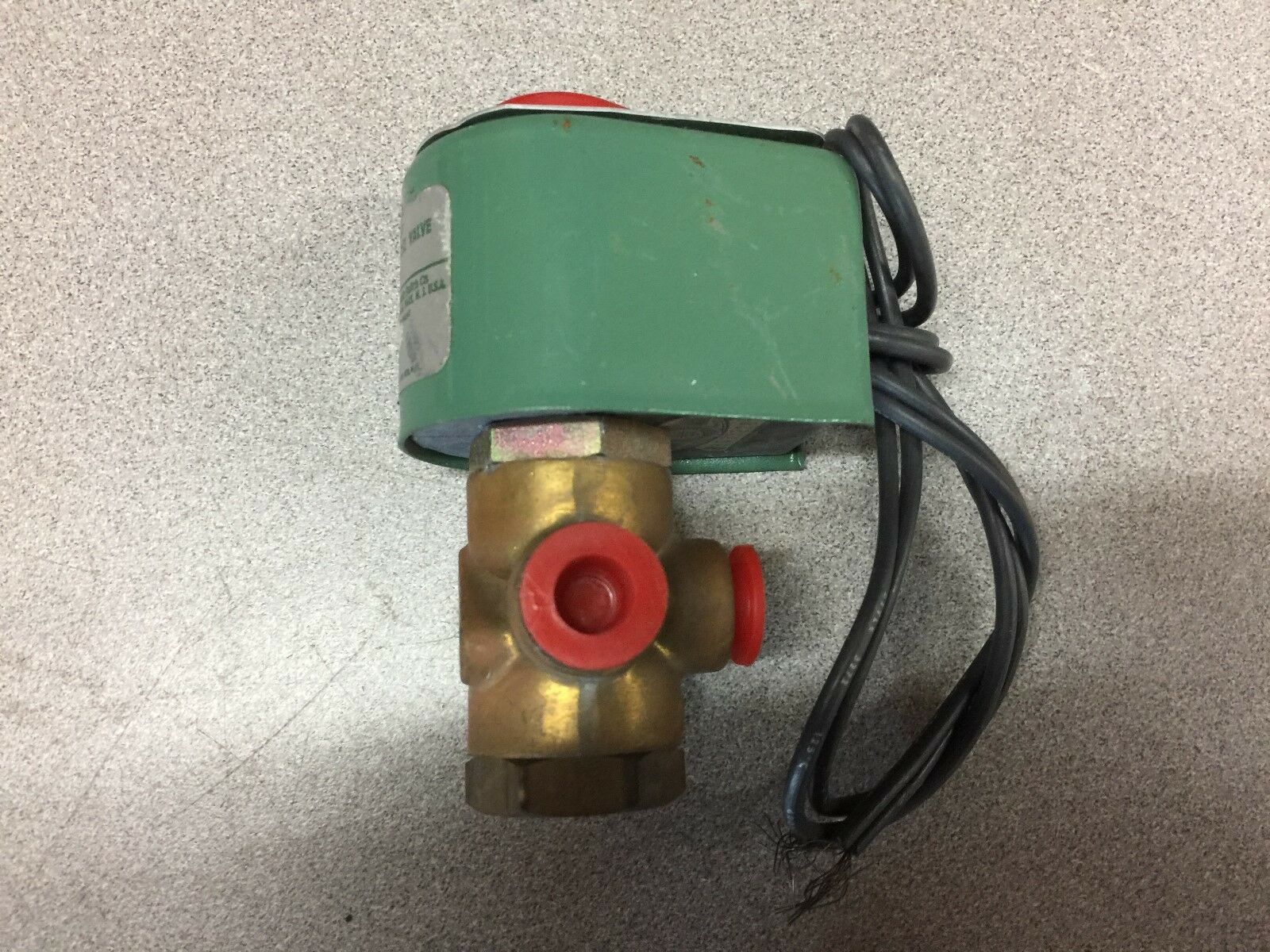 NEW NO BOX ASCO 1/4" 140PSI 120VAC SOLENOID VALVE FT8320A172