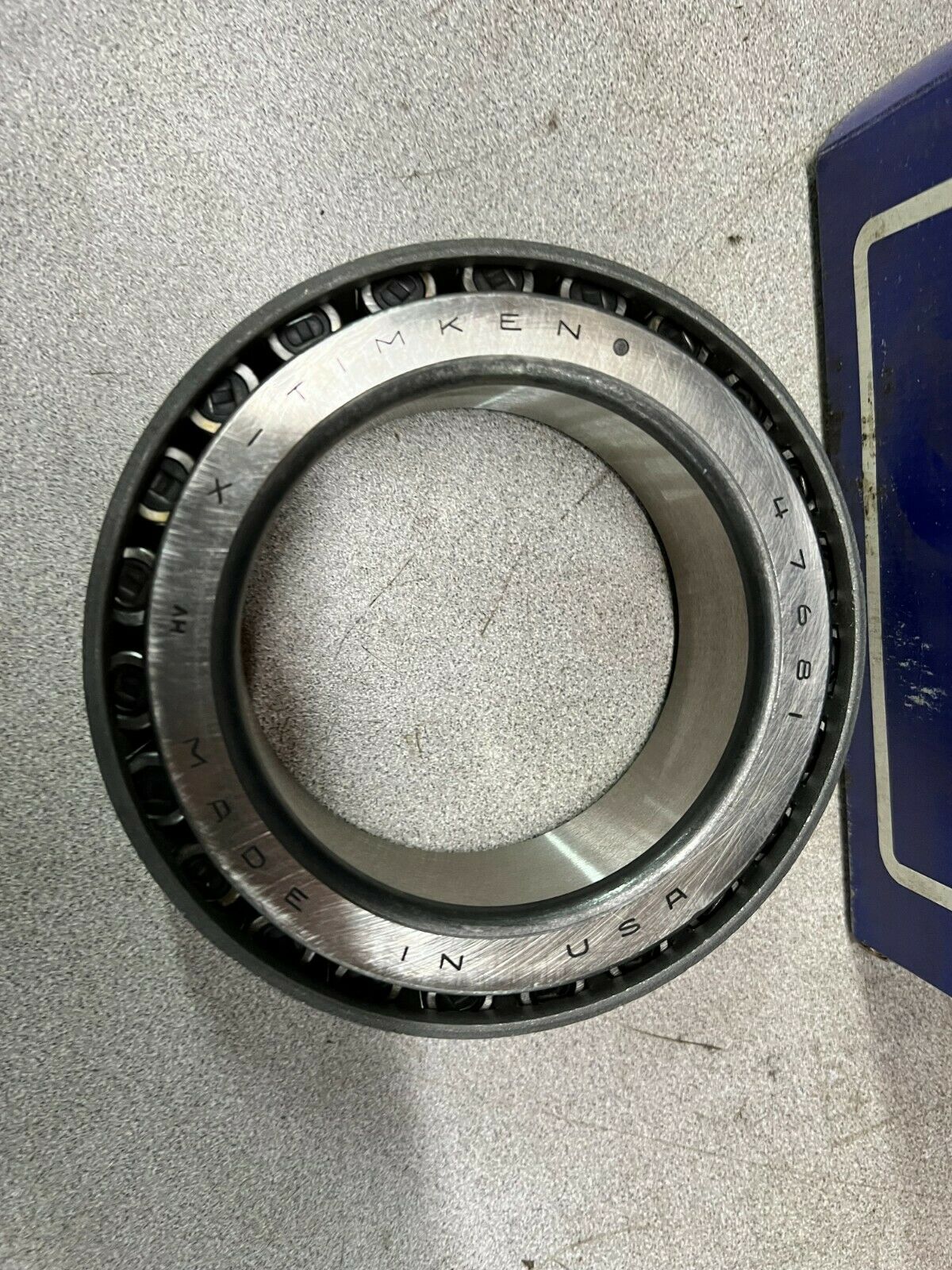 NEW IN BOX TIMKEN ROLLER BEARING 47681