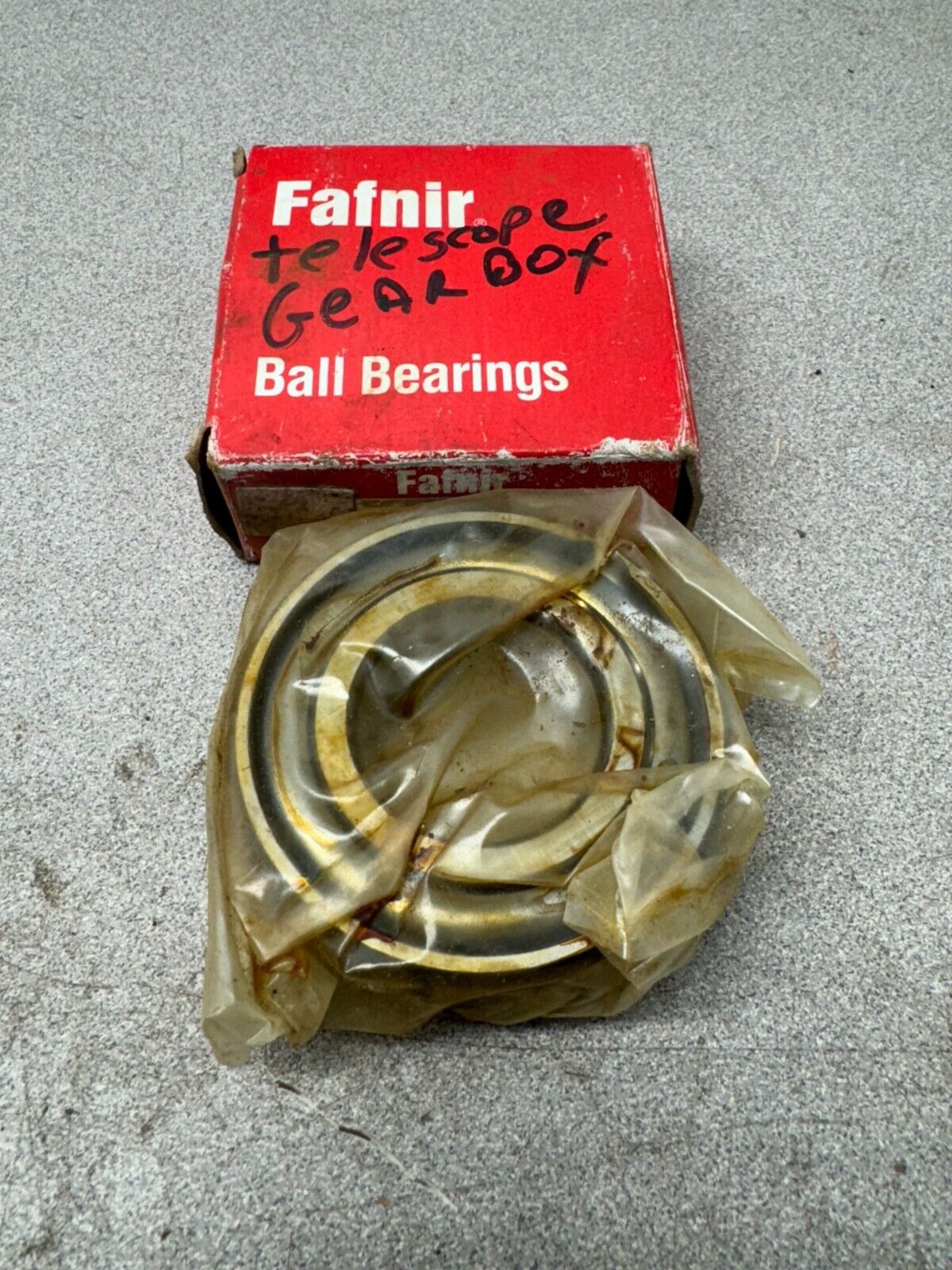 NEW IN BOX FAFNIR BEARING 5207W