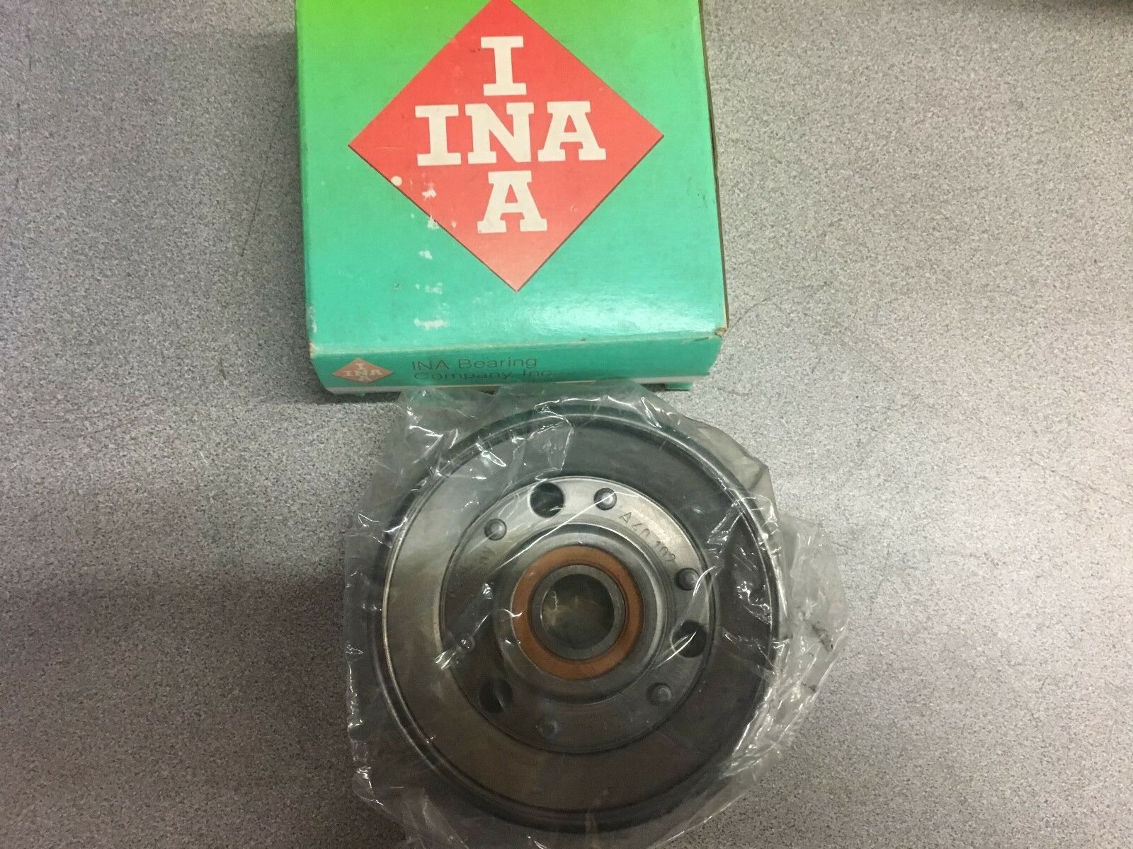 NEW IN BOX INA BEARING  RSRA 17.102.K0