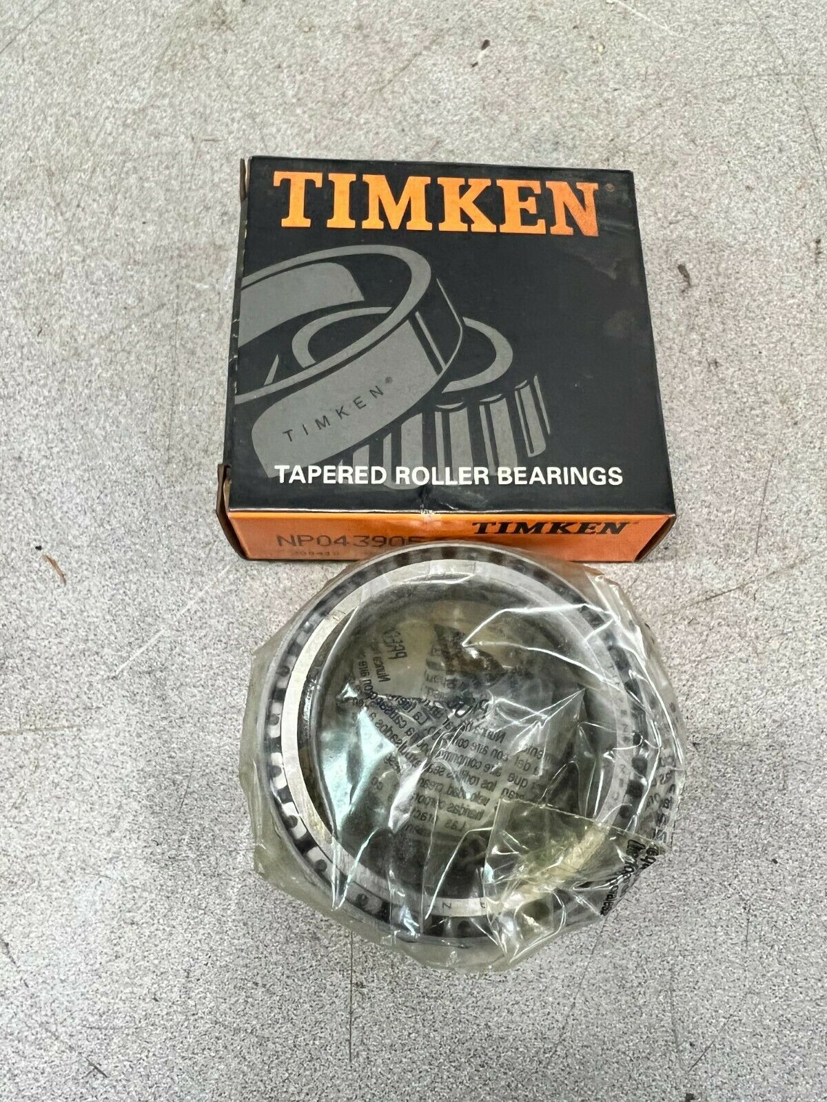 NEW IN BOX TIMKEN ROLLER BEARING NP043905