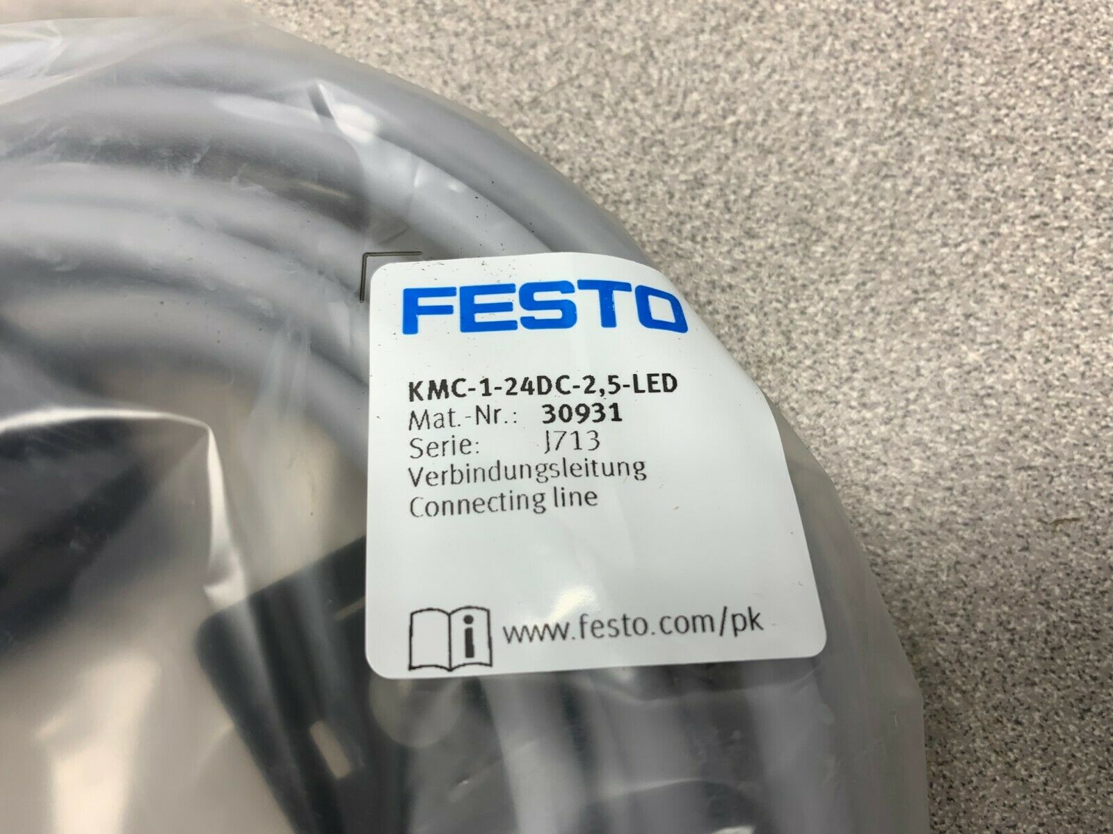 NEW IN BAG FESTO CABLE KMC-1-24DC-2,5-LED