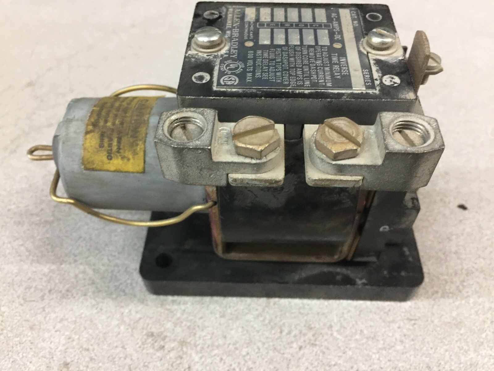 USED ALLEN BRADLEY INVERSE TIME RELAY 810-A03C