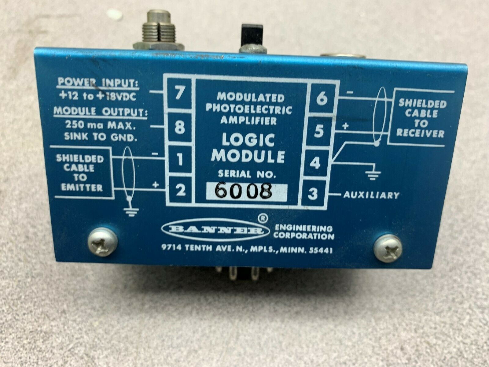 NEW NO BOX BANNER PHOTOELECTRIC AMPLIFIER 6008