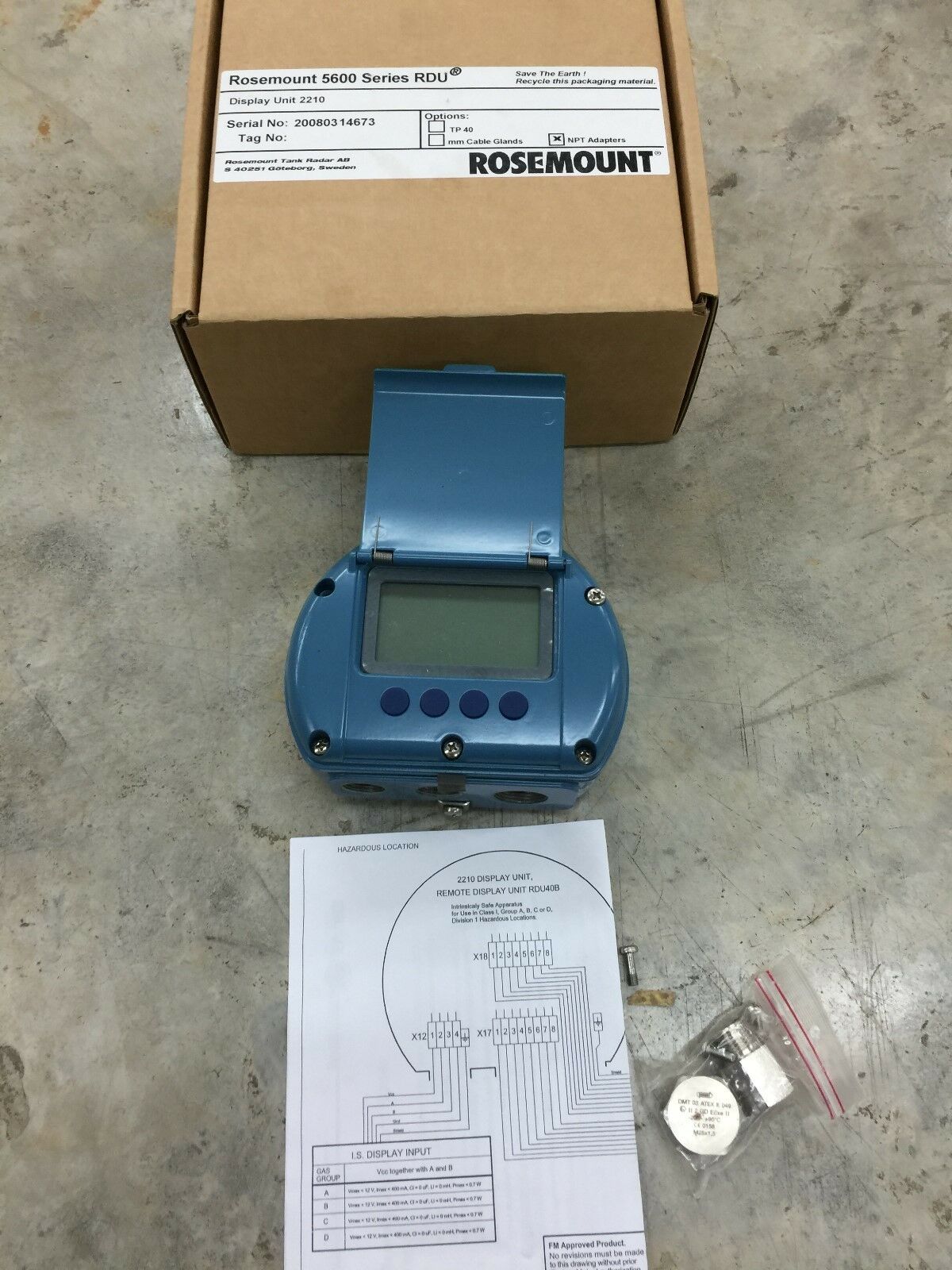 NEW IN BOX  ROSEMOUNT RADAR LEVEL TRANSMITTER 5601 UE5P5B0RE HEAD TYPE TH 43