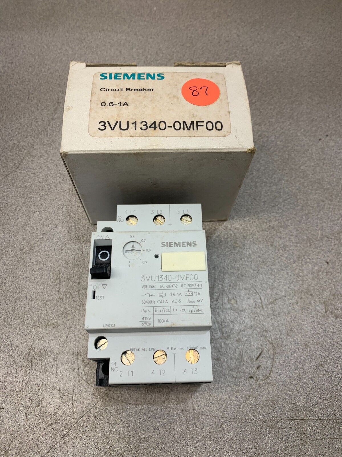 NEW IN BOX SIEMENS 0.6-1A CIRCUIT BREAKER 3VU1340-0MF00