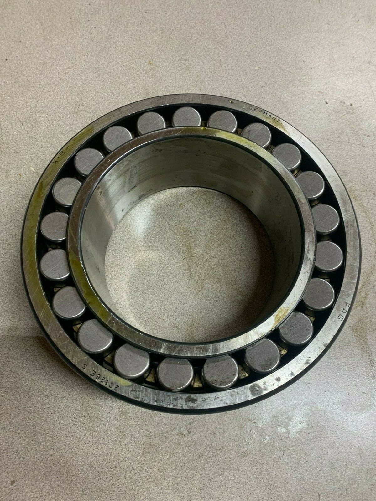 NEW NO BOX FAG SPHERICAL ROLLER BEARING 23126E S