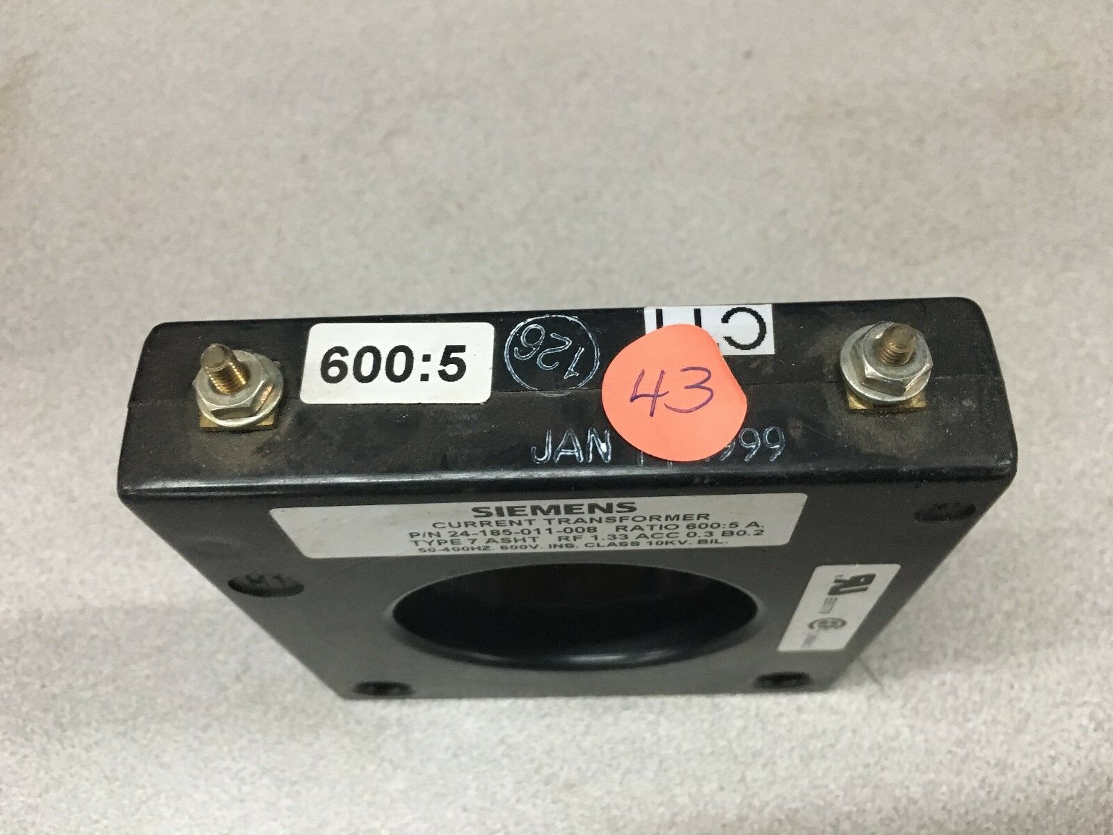 NEW NO BOX SIEMENS 600:5A CURRENT TRANSFORMER 24-185-011-008