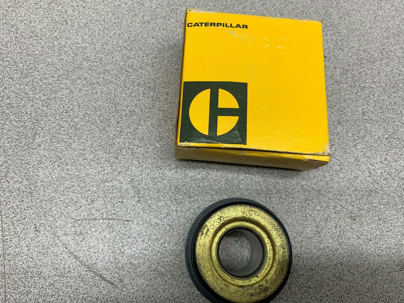 NEW IN BOX CATERPILLAR BEARING 2W712