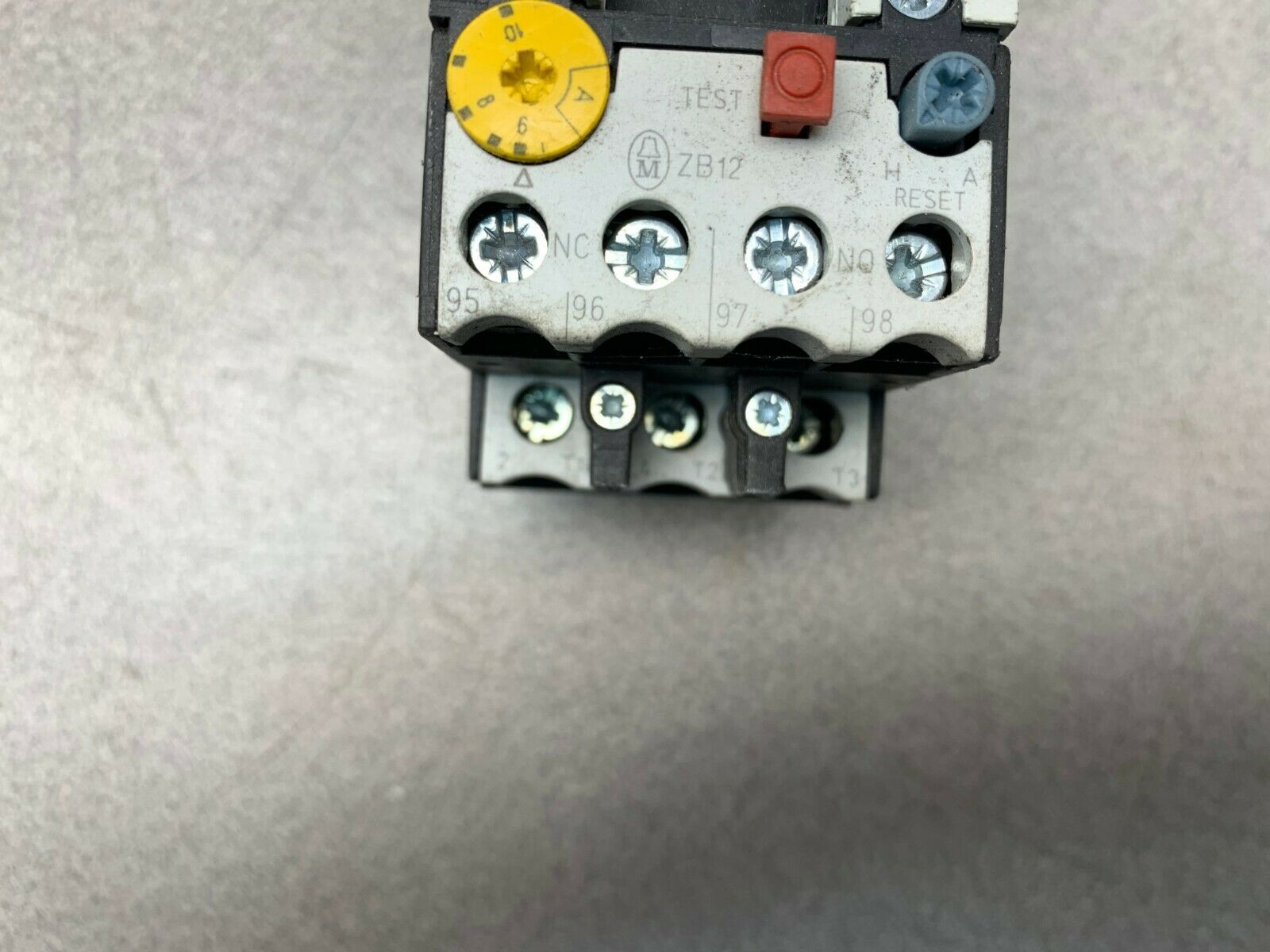 USED MOELLER RELAY ZB12-10