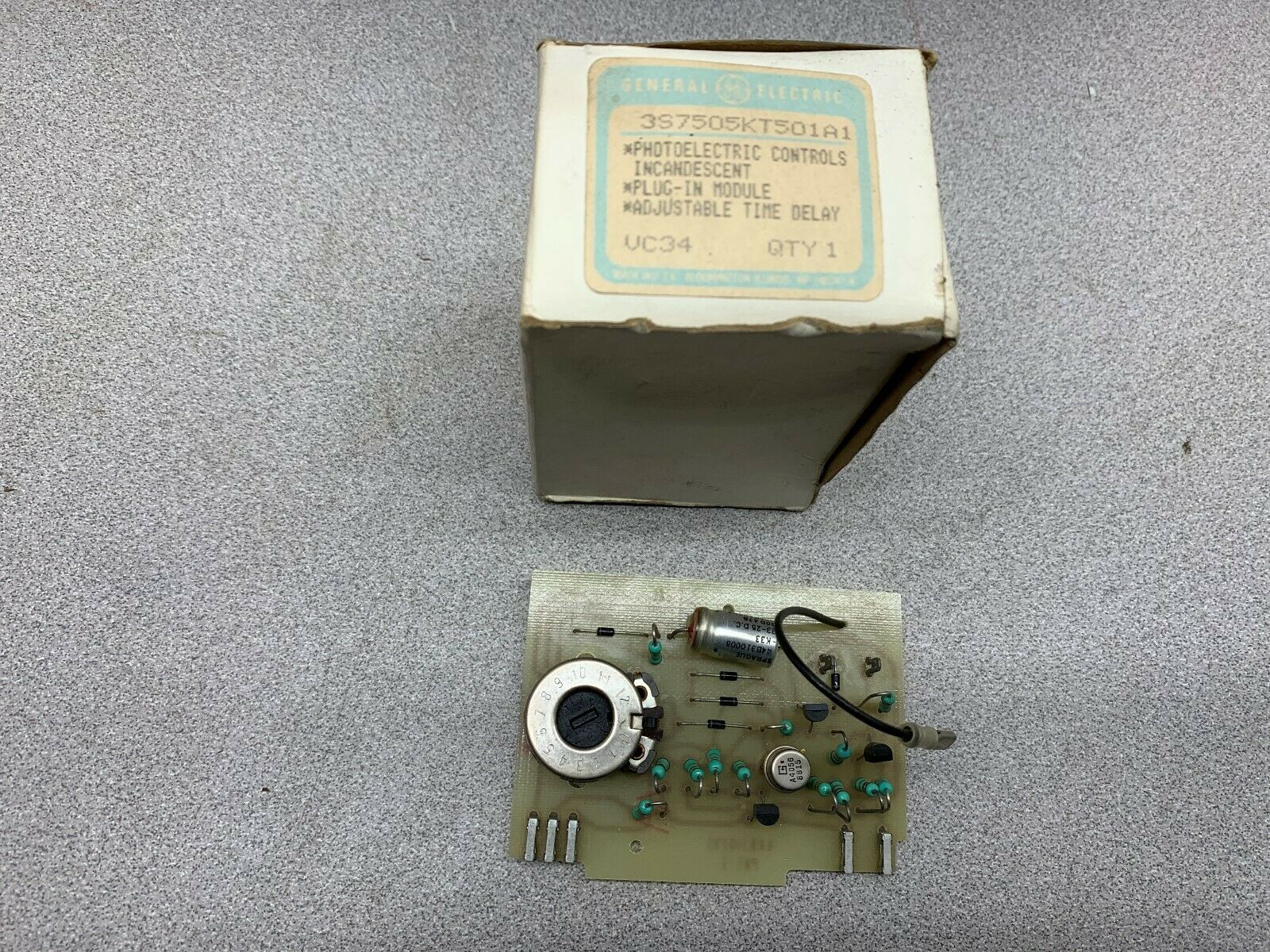 NEW IN BOX GE PHOTOELECTRIC CONTROLS 3S7505KT501A1