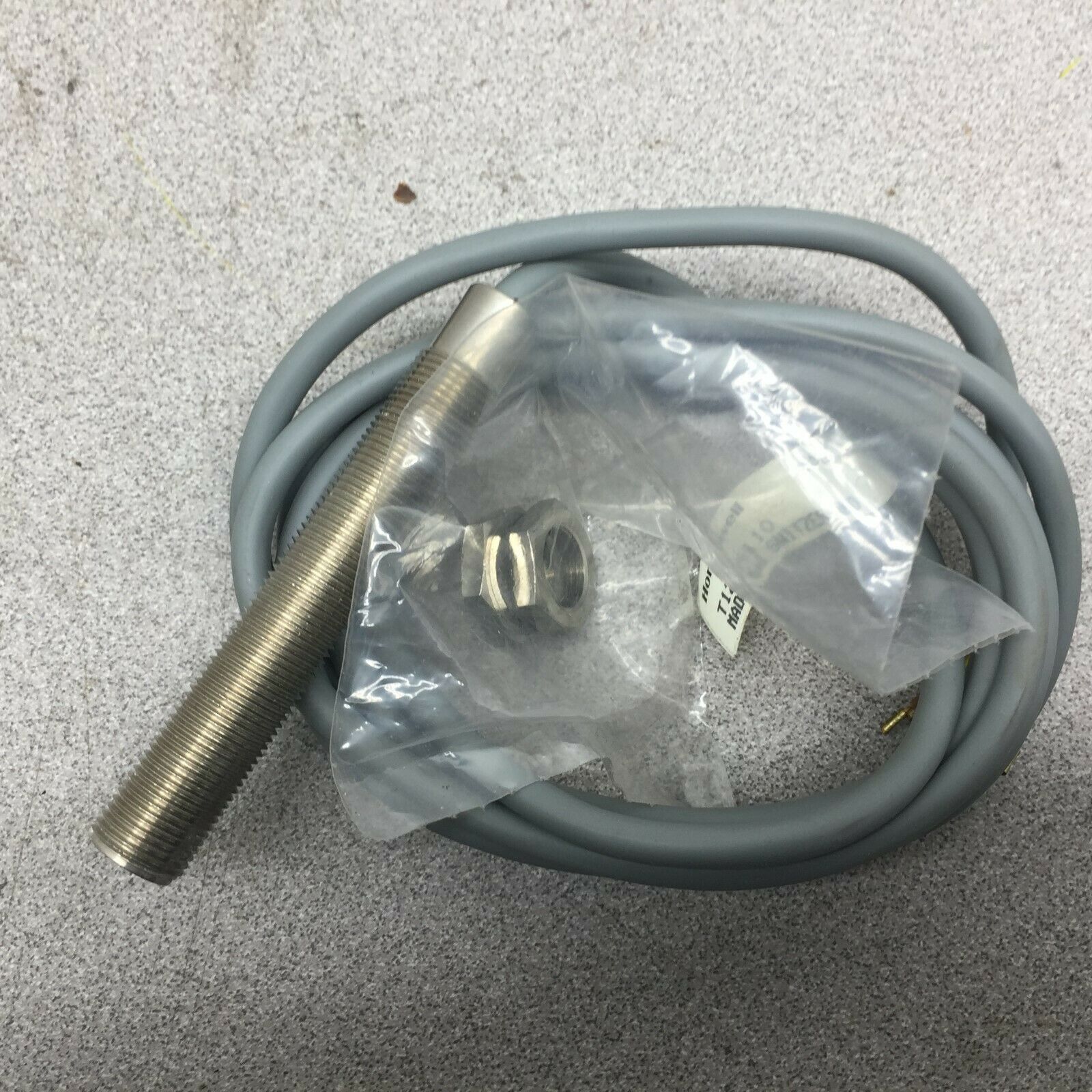 NEW IN BOX HONEYWELL INDUCTIVE PROXIMITY SENSOR T12-A110