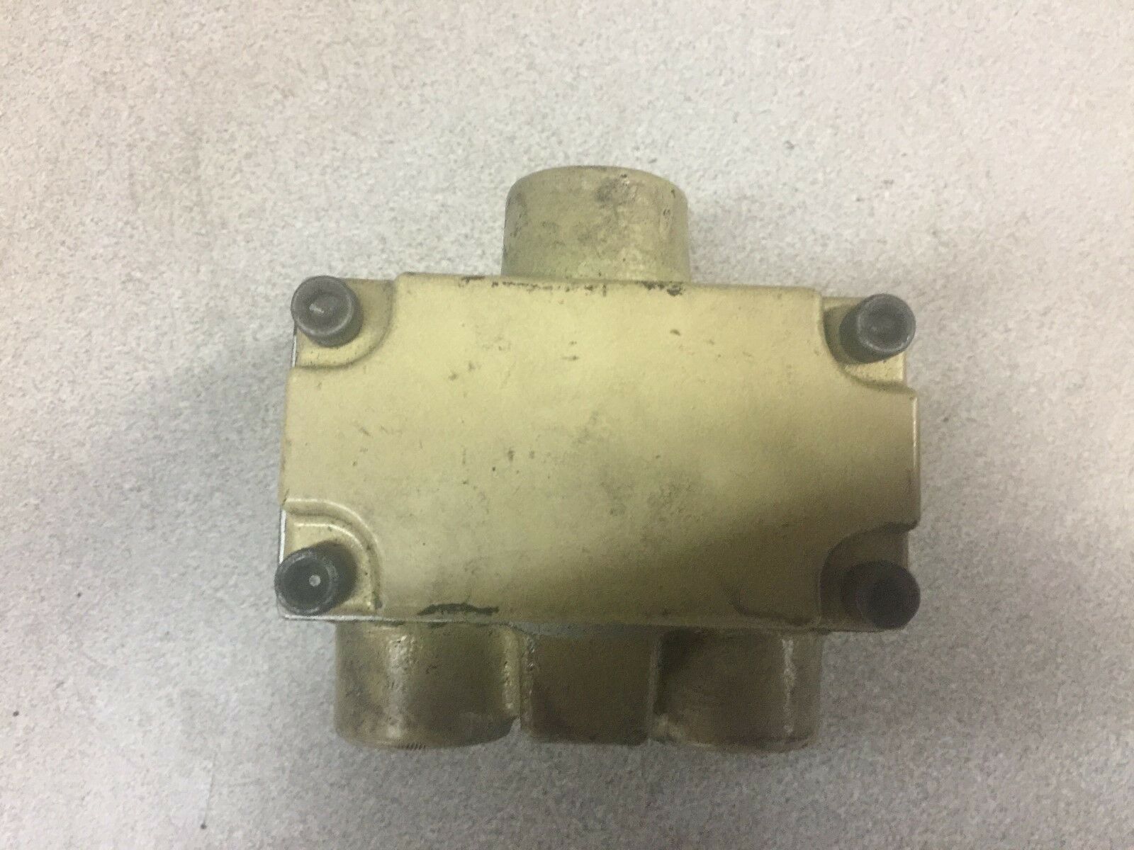 USED NORGREN PNUMATIC VALVE F1012C