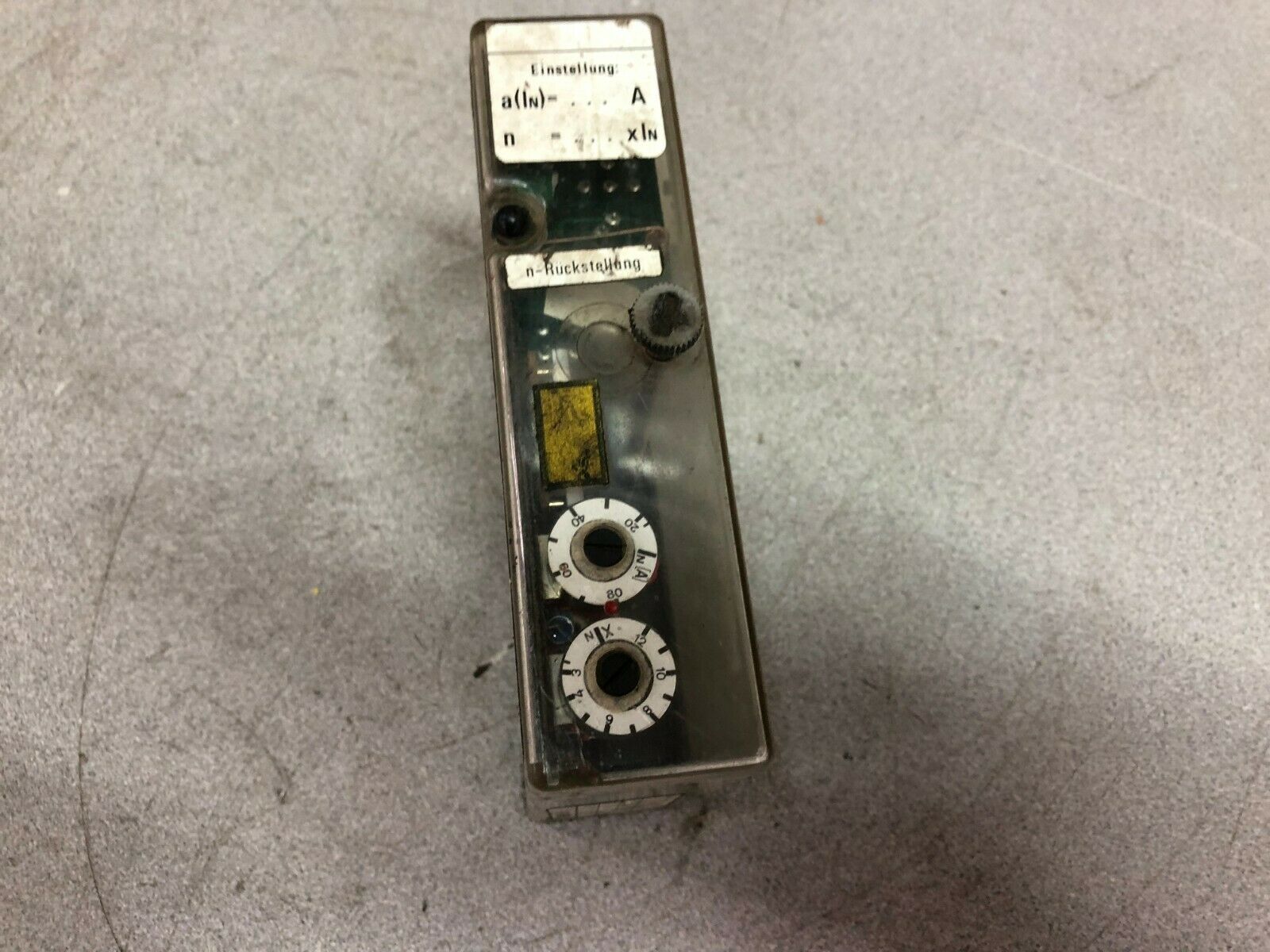 USED SIEMENS RELAY 8SD8512-Z