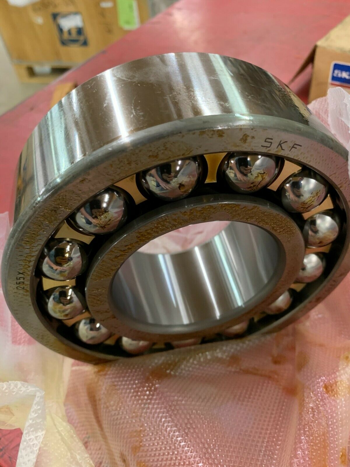 NEW IN BOX SKF 2315 M SELF ALIGNING ROLLER BEARING 2315M