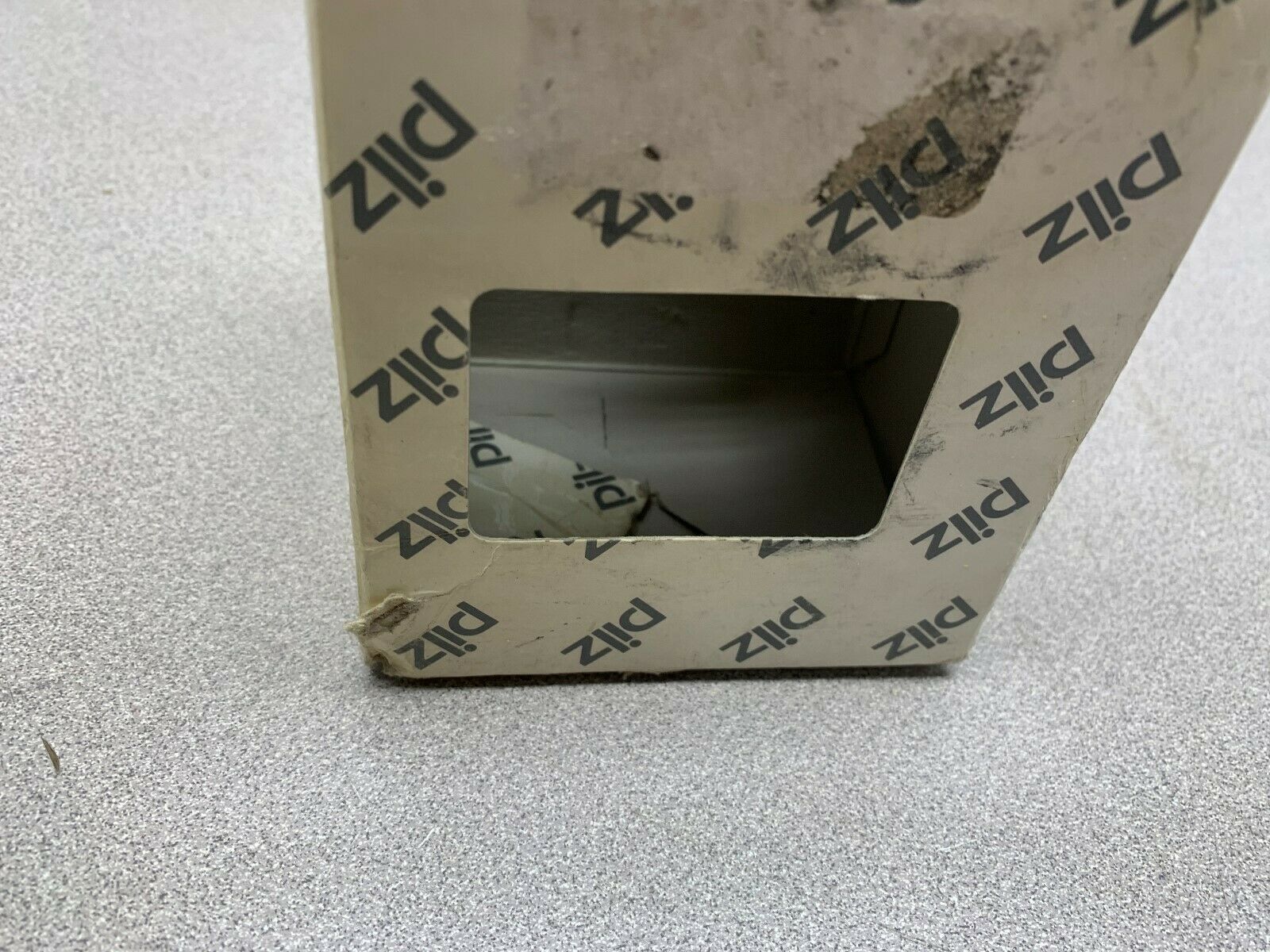 NEW IN BOX PILZ 475730 SAFETY RELAY PNOZ2 3S 1O