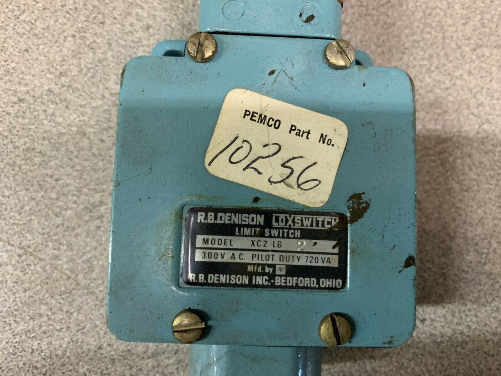 NEW NO BOX DENISON LIMIT SWITCH XC2-L6