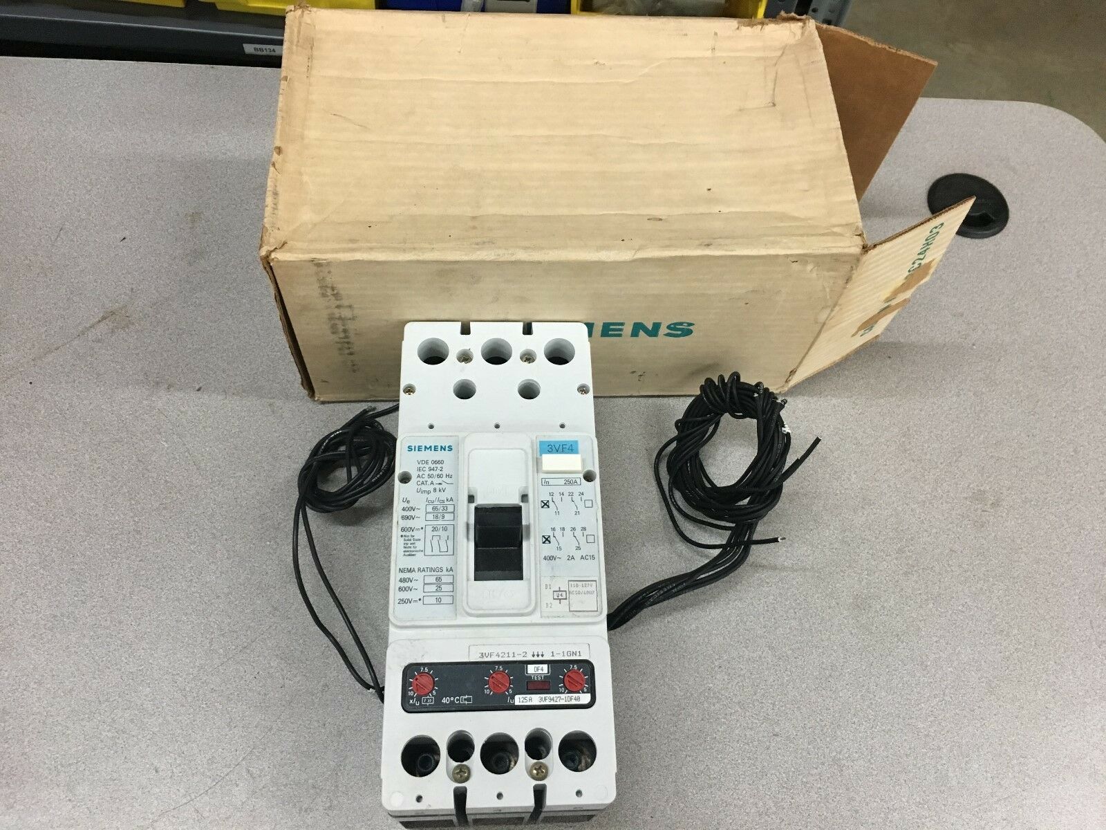 NEW IN BOX SIEMENS 125AMP CIRCUIT BREAKER 3VF4211-2DF41-1GN1