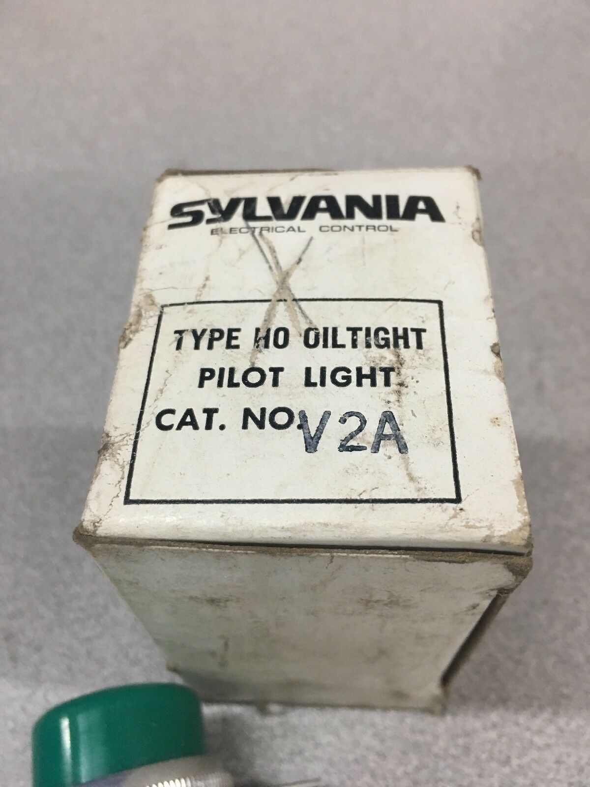 NEW IN BOX SYLVANIA PILOT LIGHT V2A