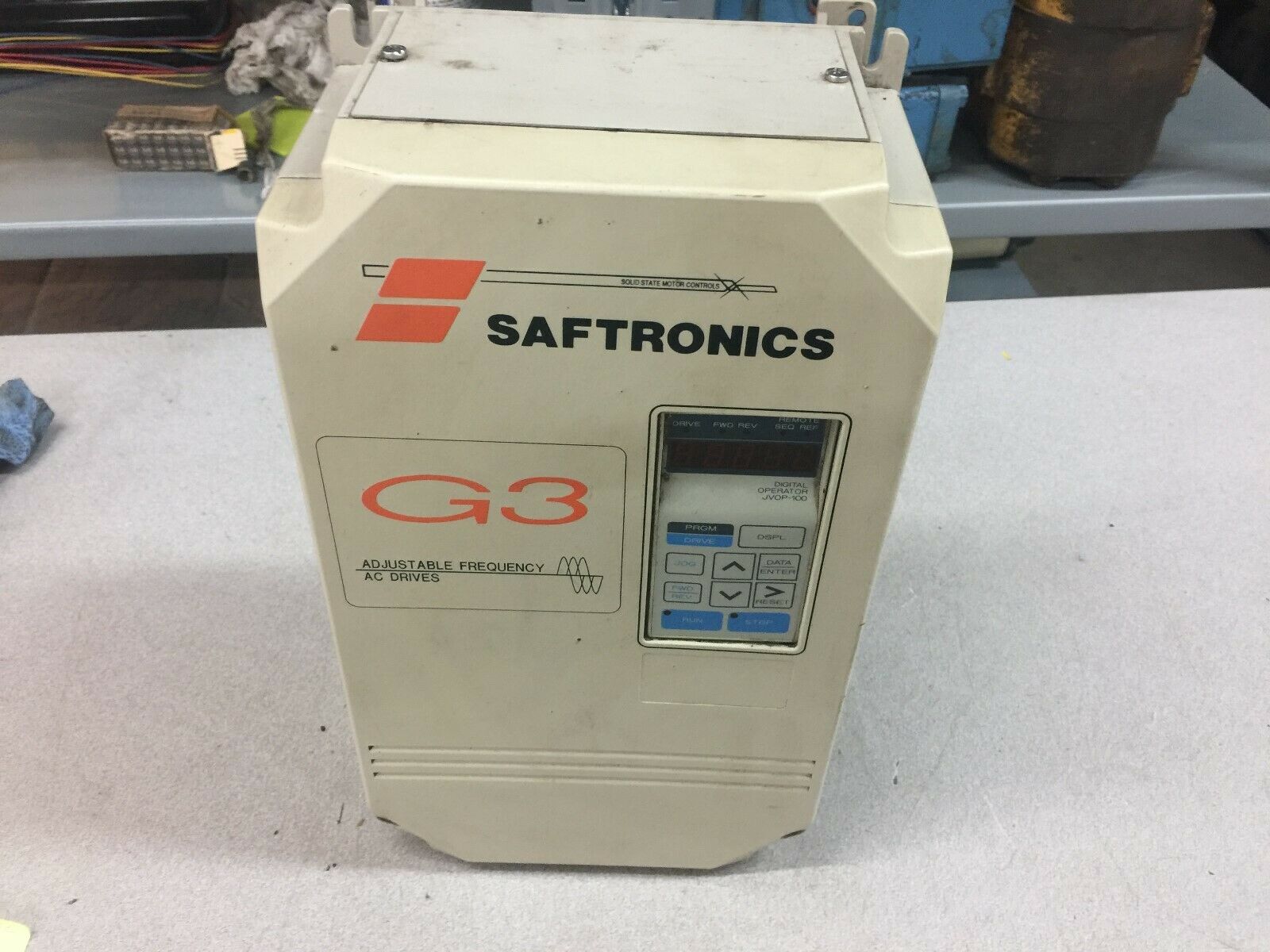 USED SAFTRONICS G3 3 HP 3 PH 380/460 VAC 0-400 HZ ADJUSTABLE FREQUENCY AC DRIVE