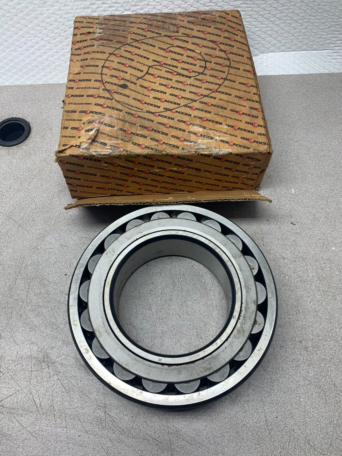 NEW OLD STOCK NACHI SPHERICAL ROLLER BEARING 22226EX W33 C3