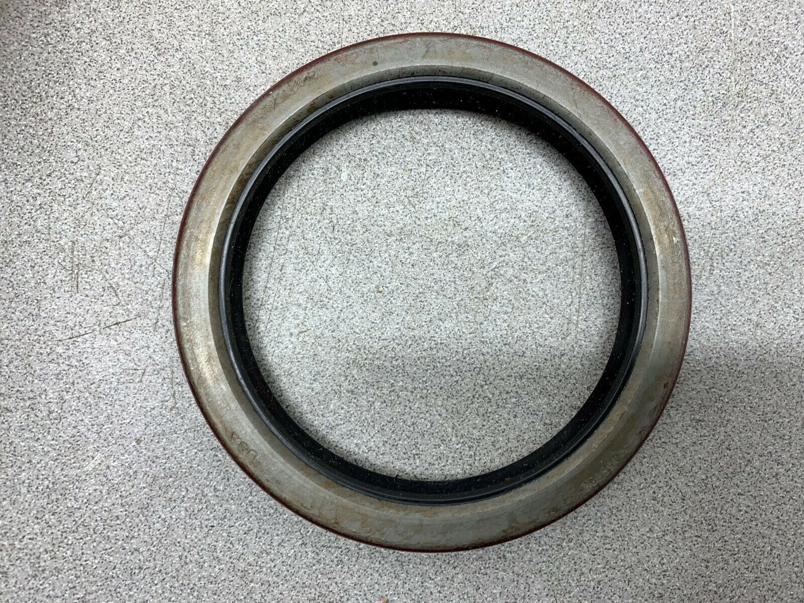 NEW NO BOX NATIONAL OIL SEAL 456292