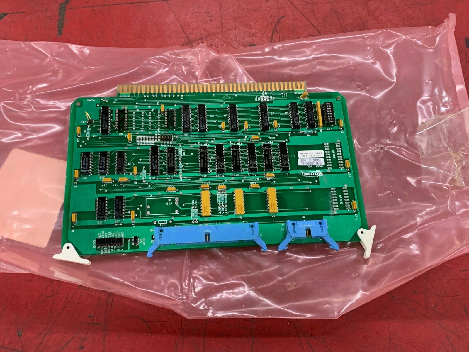 USED MOORE CIRCUIT BOARD 15686-11