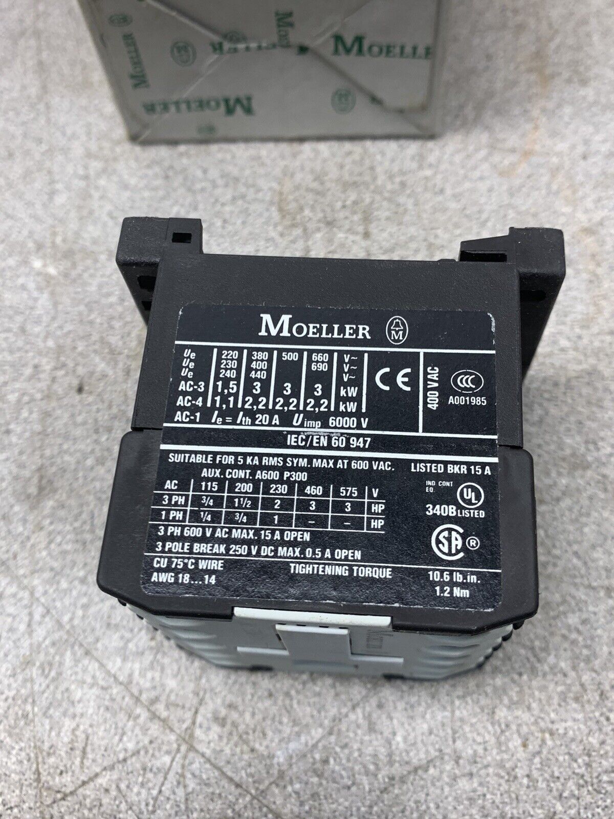 NEW IN BOX MOELLER CONTACTOR DILEEM-01