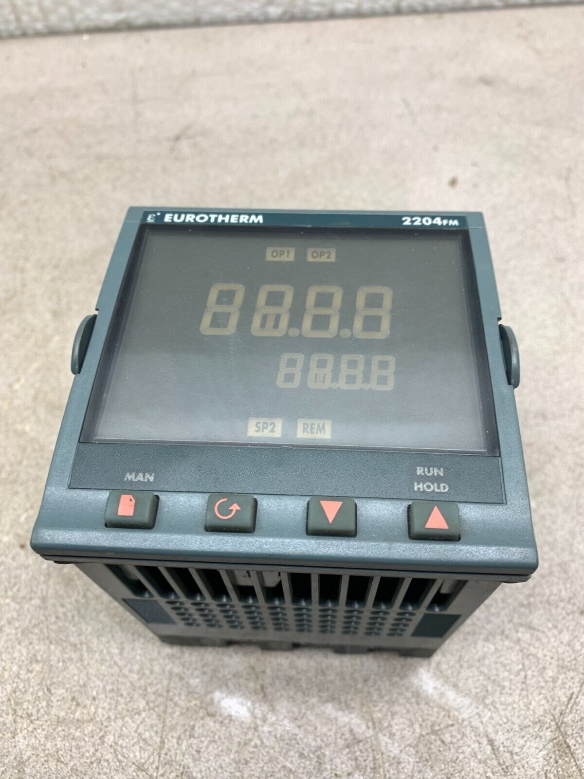 USED EUROTHERM K/0/2000/F TEMP. CONTROLLER 2204E/NS/VH/XX/XX/FH/FH/XX/ENG/EU0523