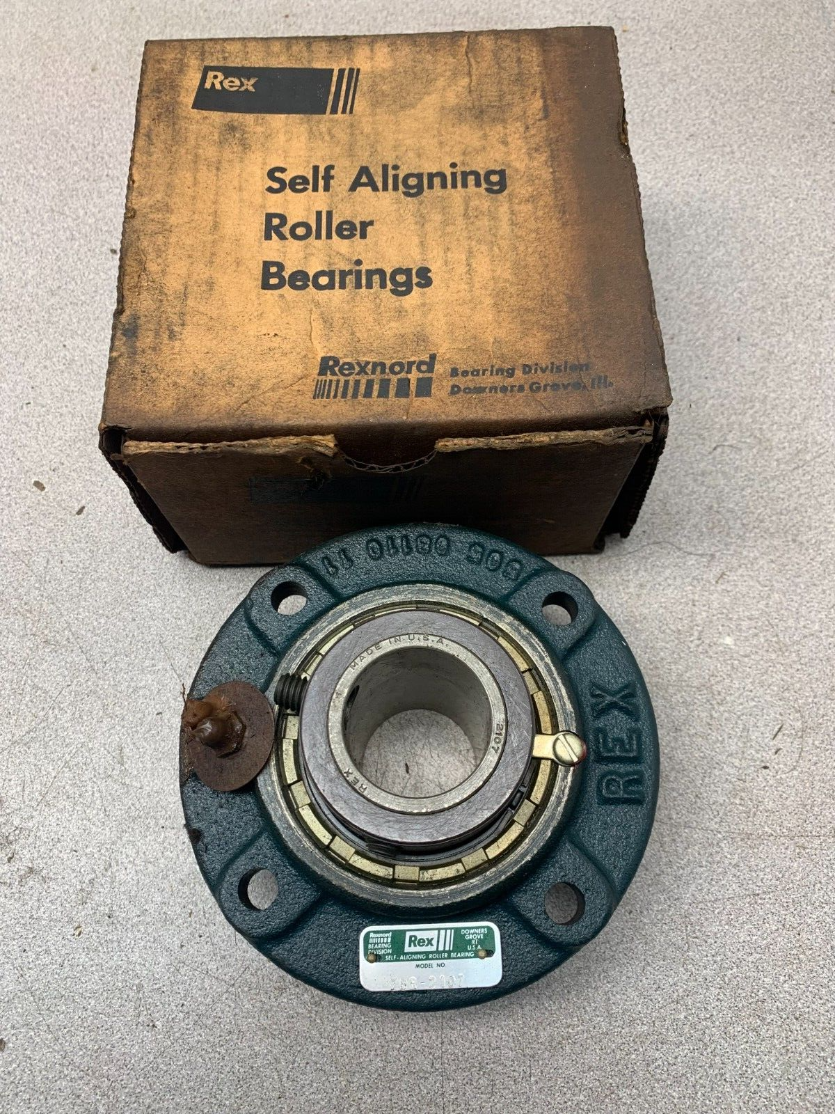 NEW IN BOX REXNORD PILOTED FLANGE CARTRIDGE BEARING 1-7/16" BORE ZBR2107