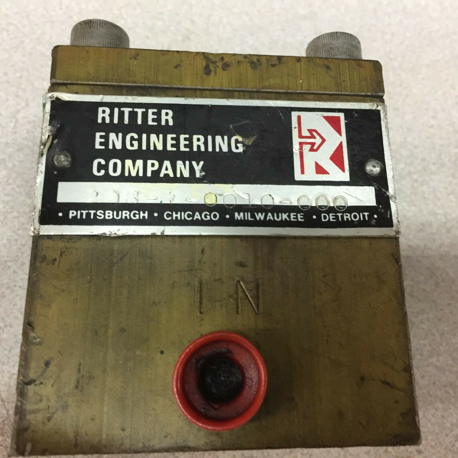 NEW NO BOX RITTER FLOW CONTROL VALVE 208-1-0010-000