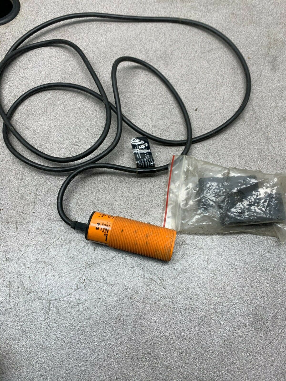 USED IFM SENSOR KI-2015-ABOW/KI 0001