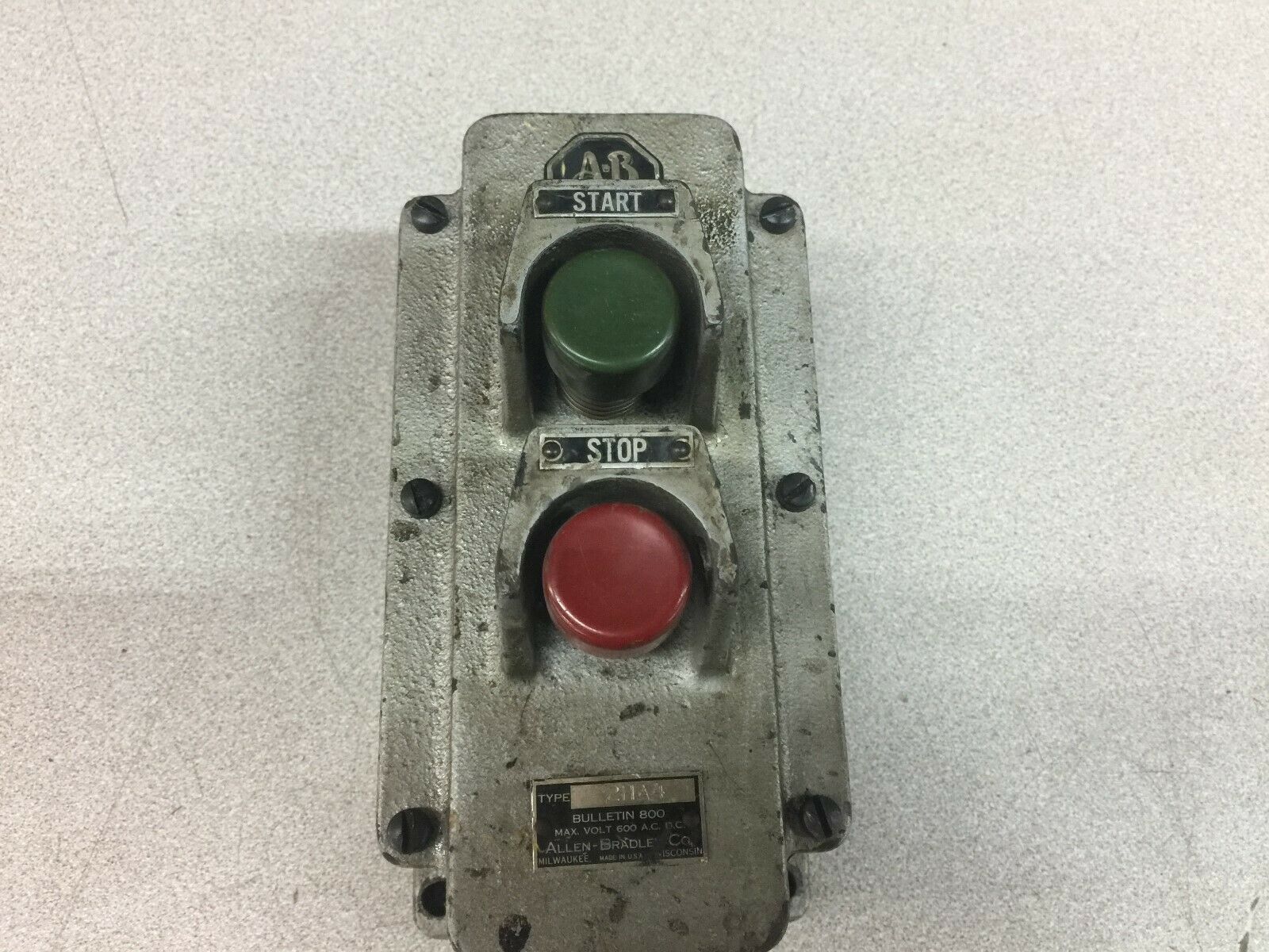 USED ALLEN BRADLEY START STOP PUSH BUTTON HAZARDOUS LOCATIONS 800 2HA4