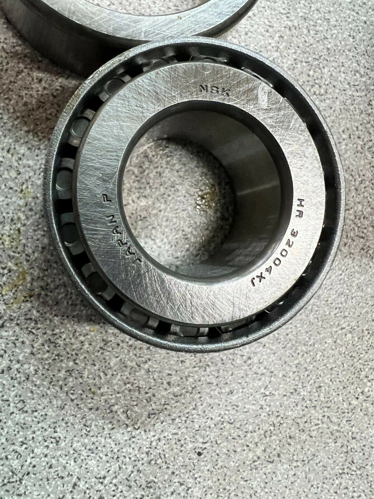 NEW IN BOX NSK HR32004XJ BEARING WITH RACE 32004XJ