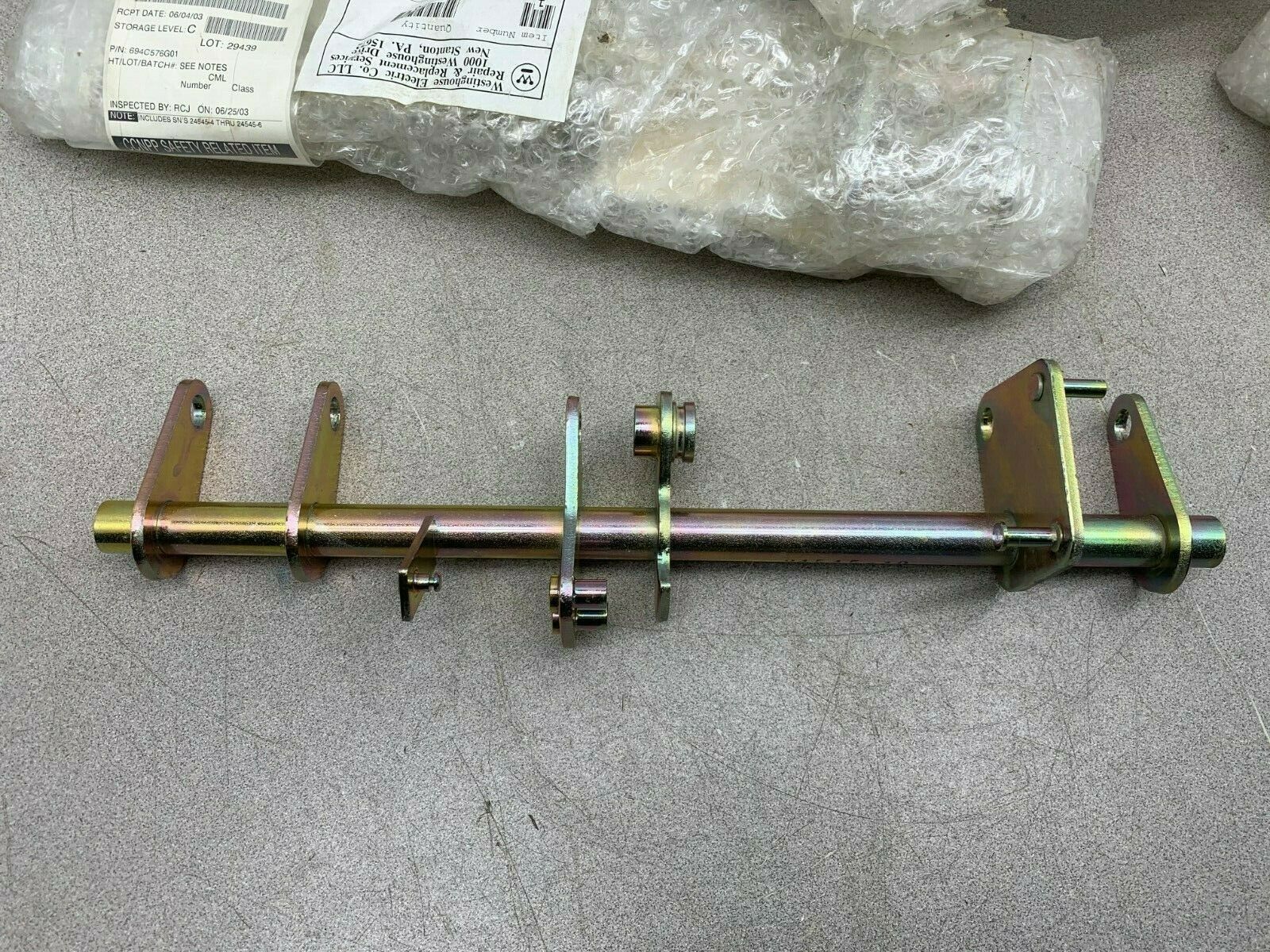 NEW NO BOX WESTINGHOUSE SHAFT POLE WESTINGHOUSE 694C576G01 FOR DS BREAKERS