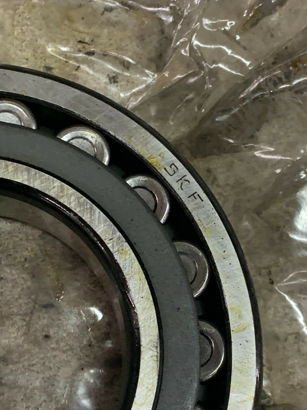 NEW NO BOX SKF ROLLER BEARING 22212 CC