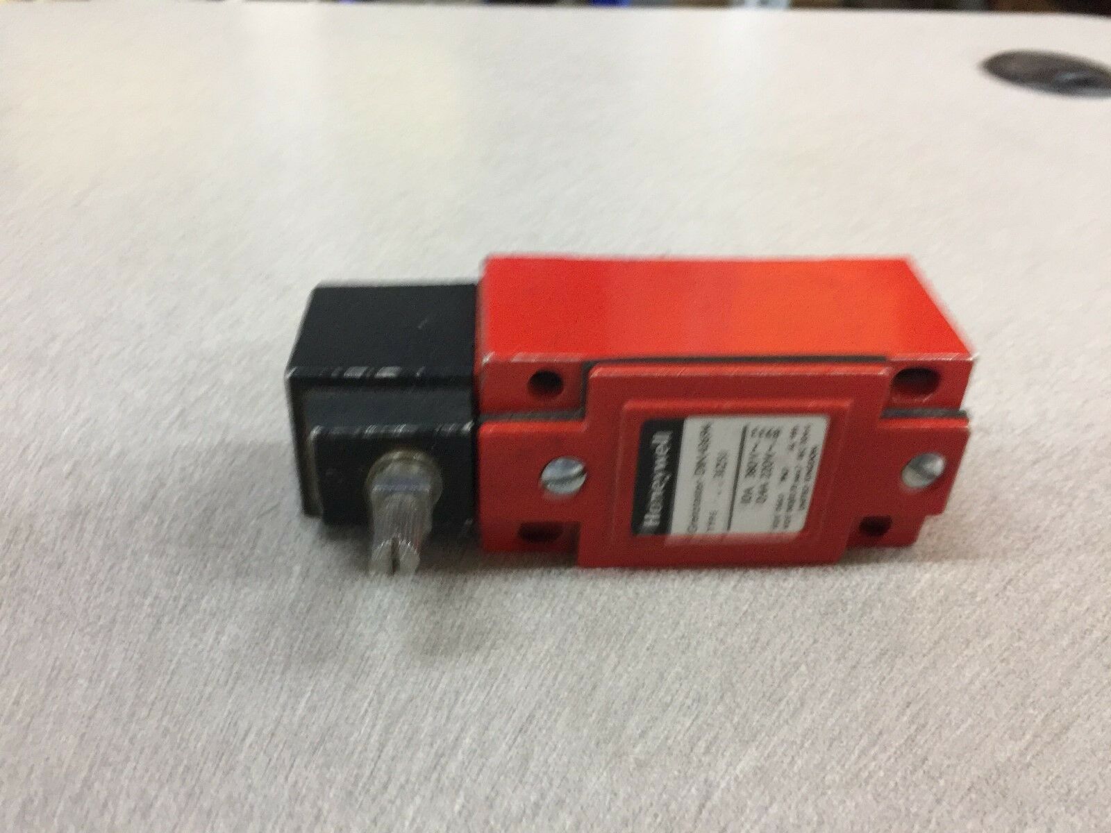 NEW NO BOX HONEYWELL LIMIT SWITCH 31ZS1 DIN 43694