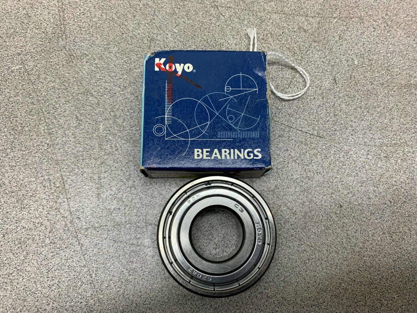 LOT OF 2 NEW IN BOX KOYO BEARING 6204ZZC3