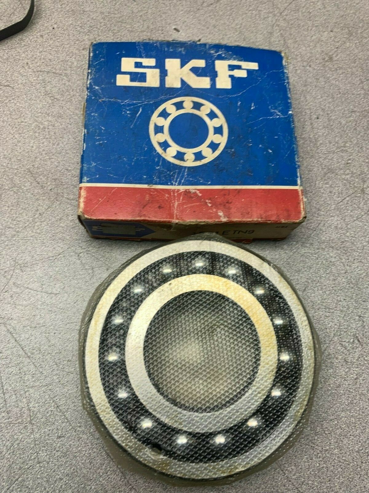 NEW IN BOX SKF ROLLER BEARING 1311 ETN9