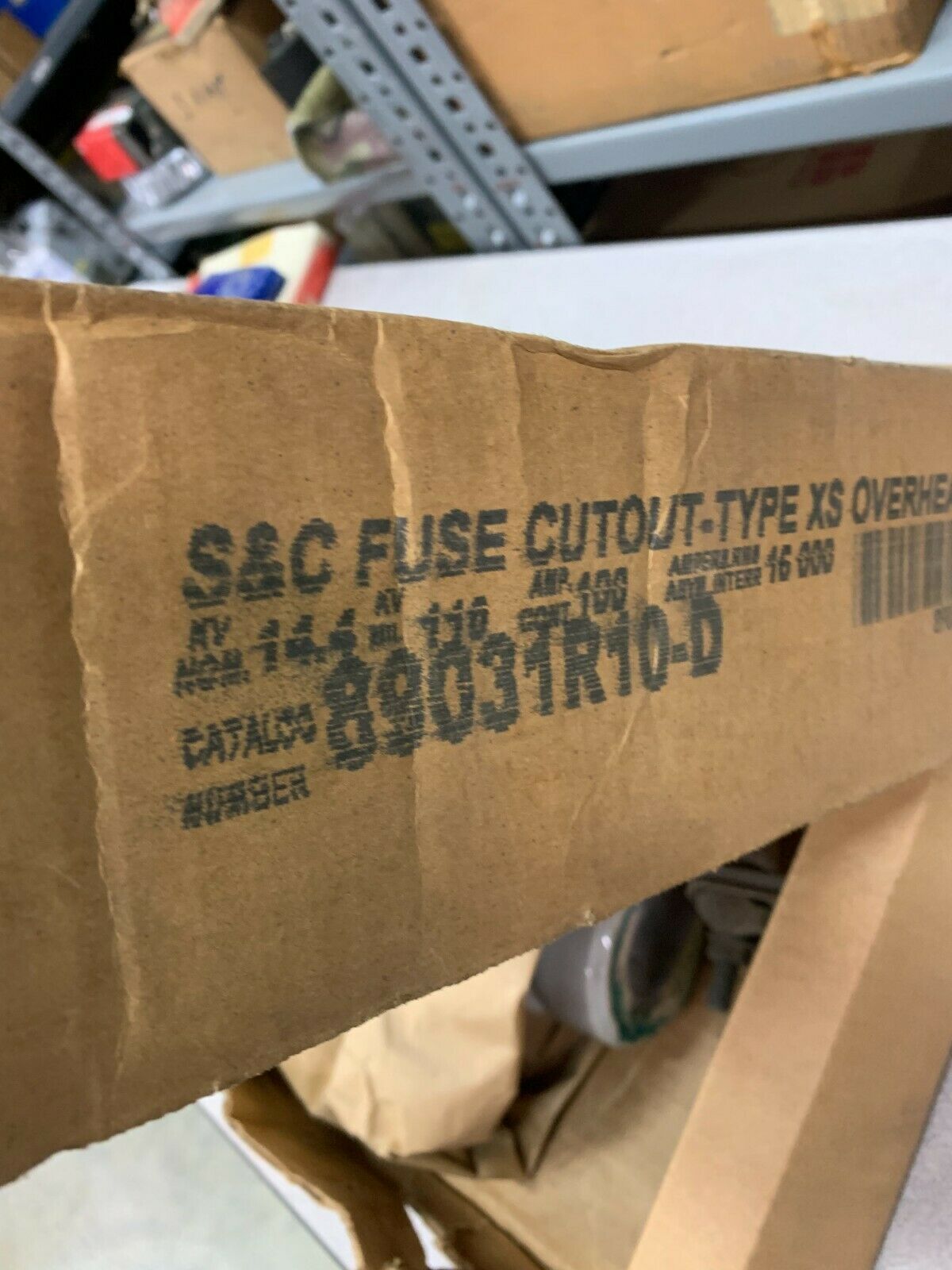 NEW IN BOX S&C FUSE CUTOUT TYPE XS OVERHEAD 89031R10-D