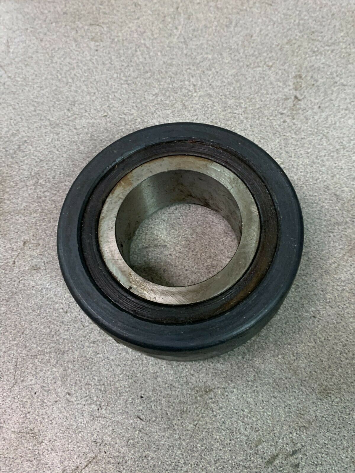 NEW NO BOX RBC SHEAVE BEARING T 74996