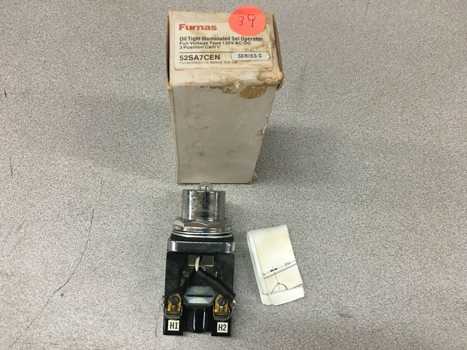 NEW IN BOX FURNAS OILTIGHT ILLUMINATED SELECTOR SWITCH 52SA7CEN SERIES C