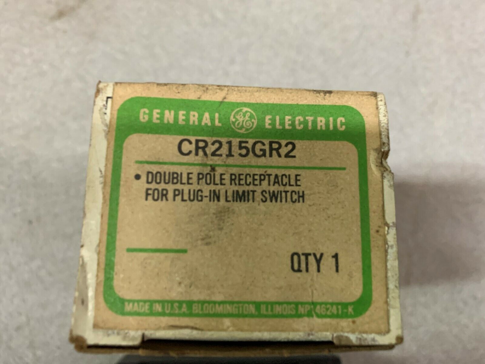 LOT OF 6 NEW IN BOX GE RECEPTACLE CR125GR2