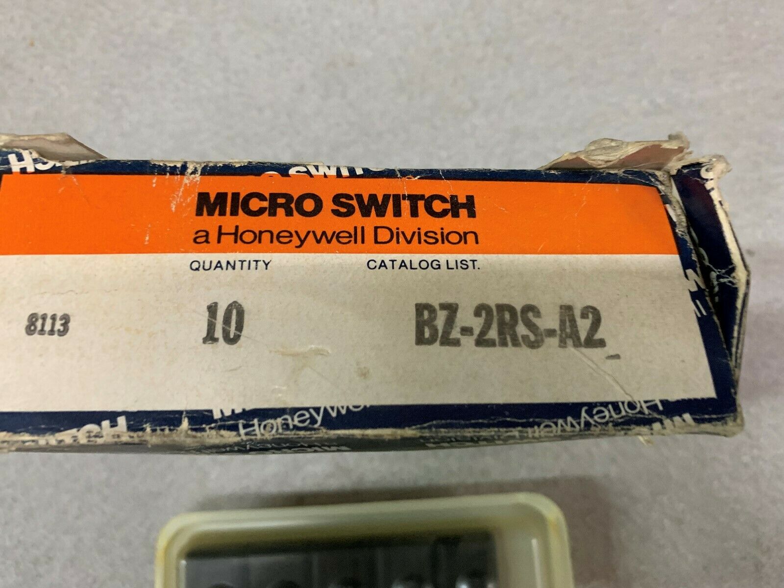 BOX OF 10 NEW IN BOX MICROSWITCH NZ-2RS-AZ