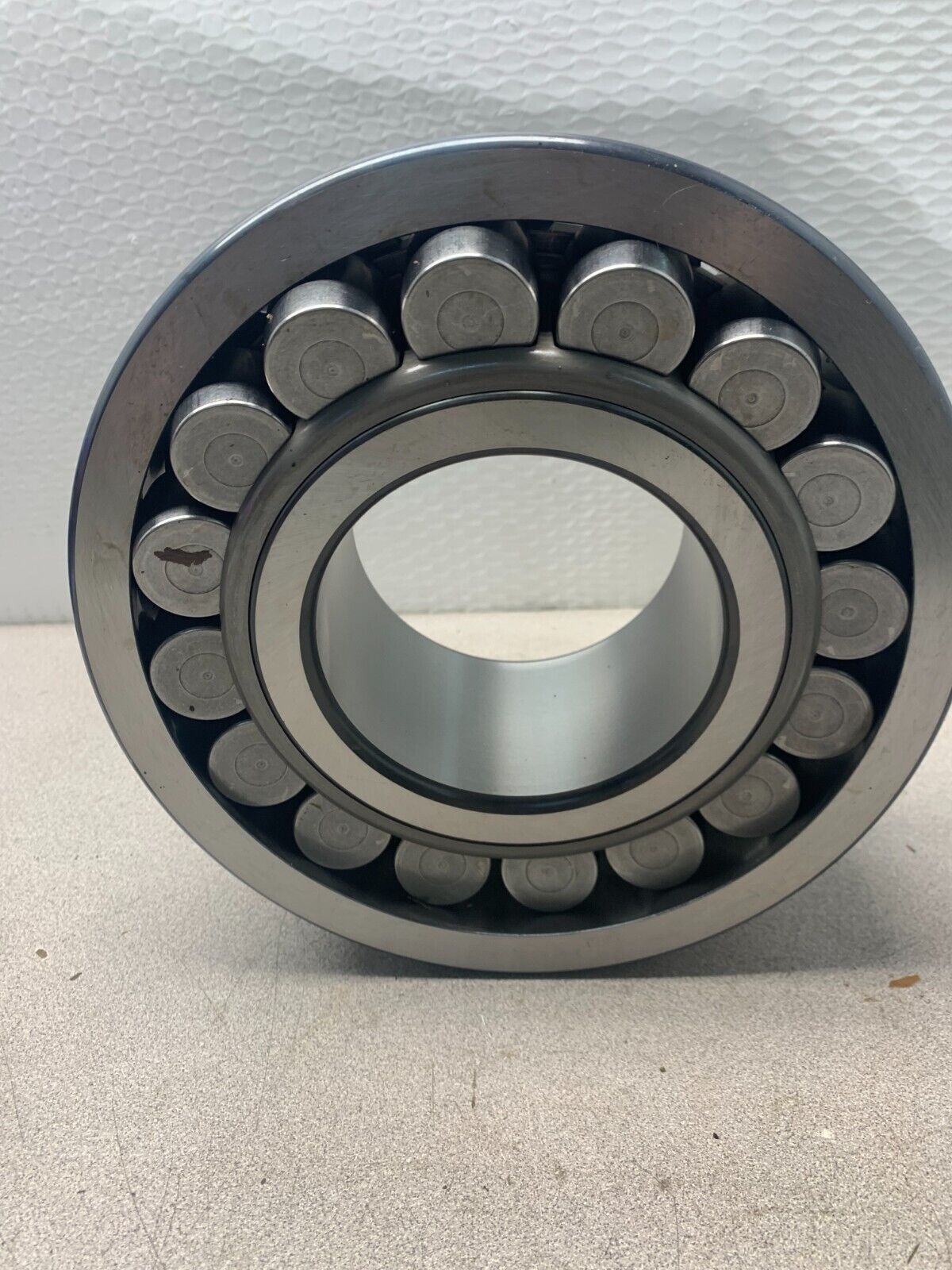 NEW SKF EXPLORER 22322E SPHERICAL ROLLER BEARING 22322 E